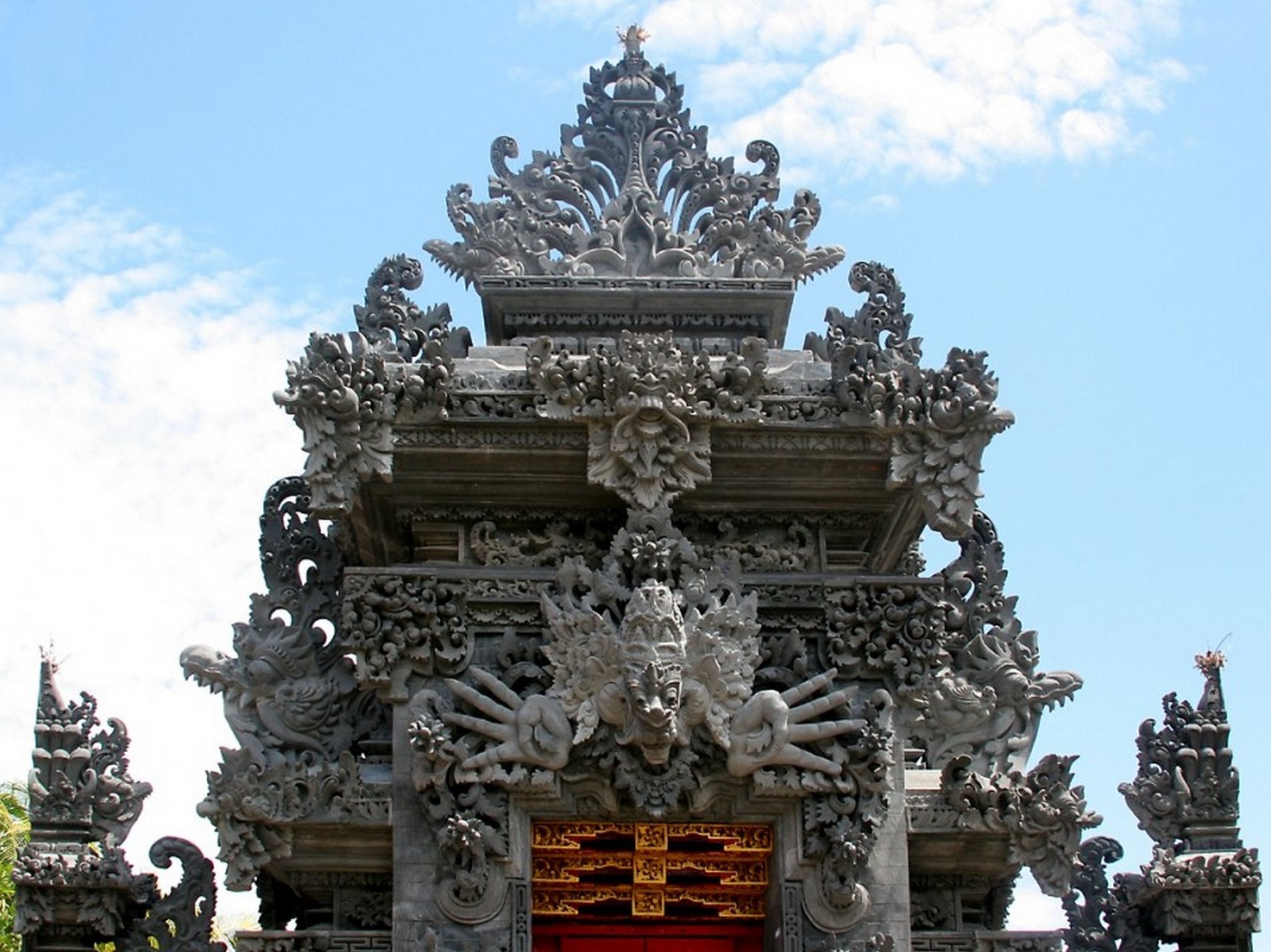 Indonesia sangsit temple