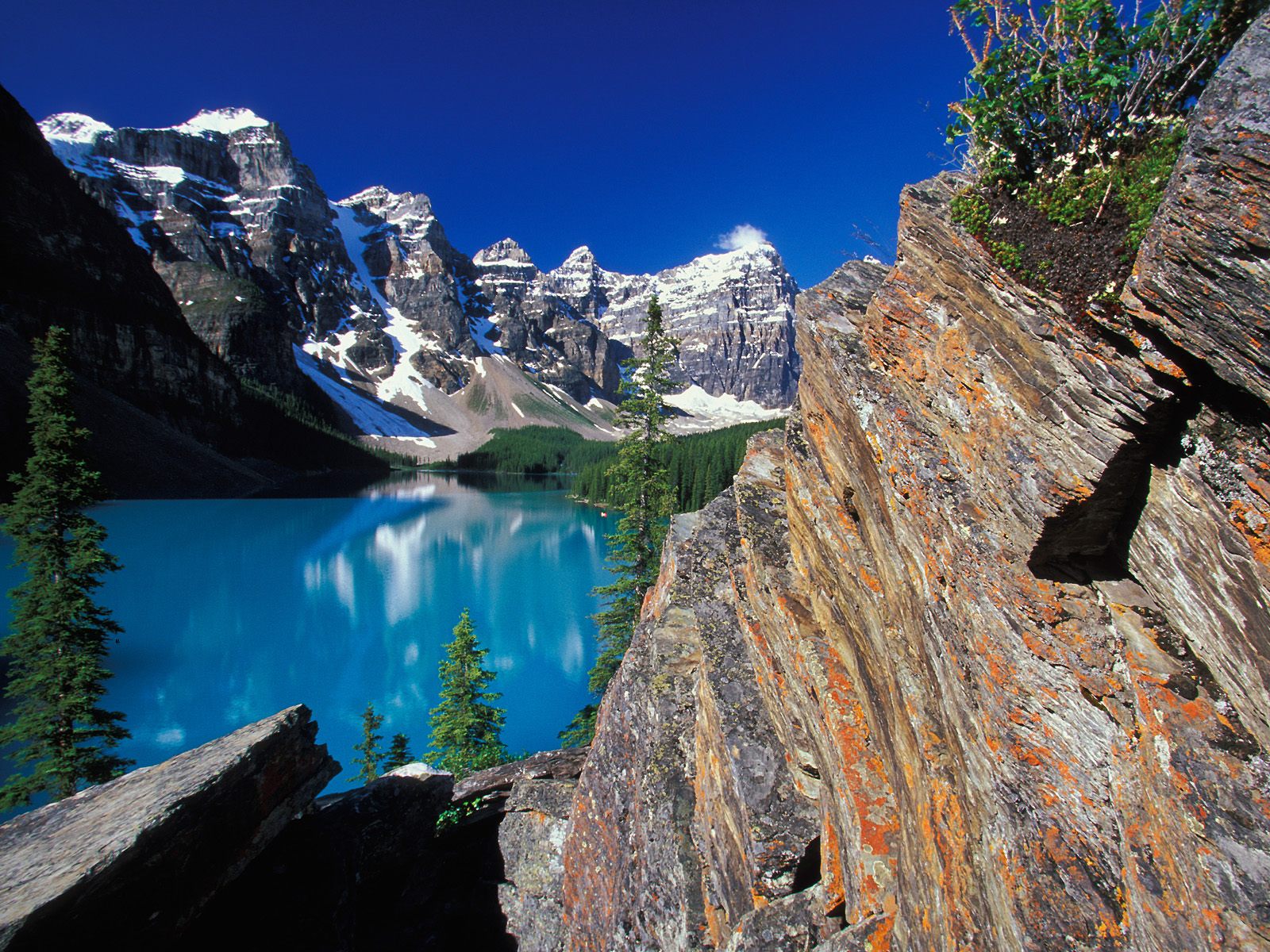 Moraine Lake and Valley of the Ten Peaks Banff National Park Canada ...
