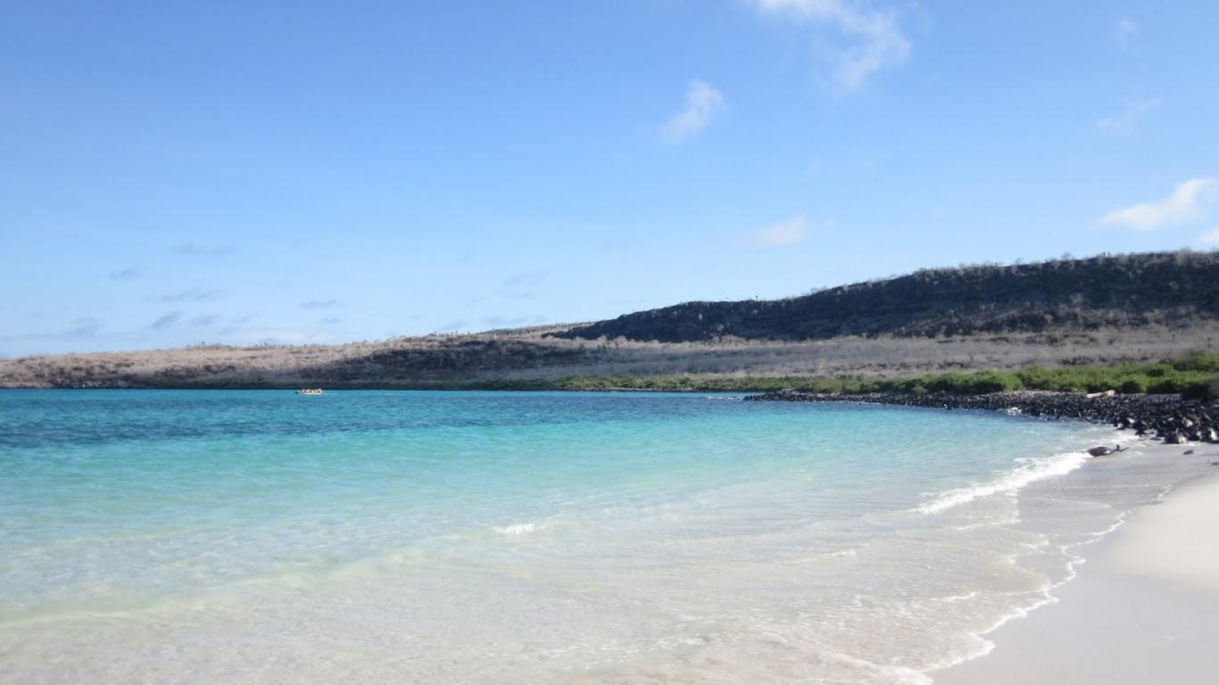 galapagos-beach 1366 x 768