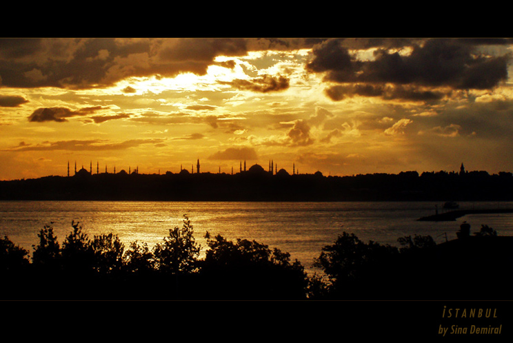 Istanbul Silhouette by sinademiral